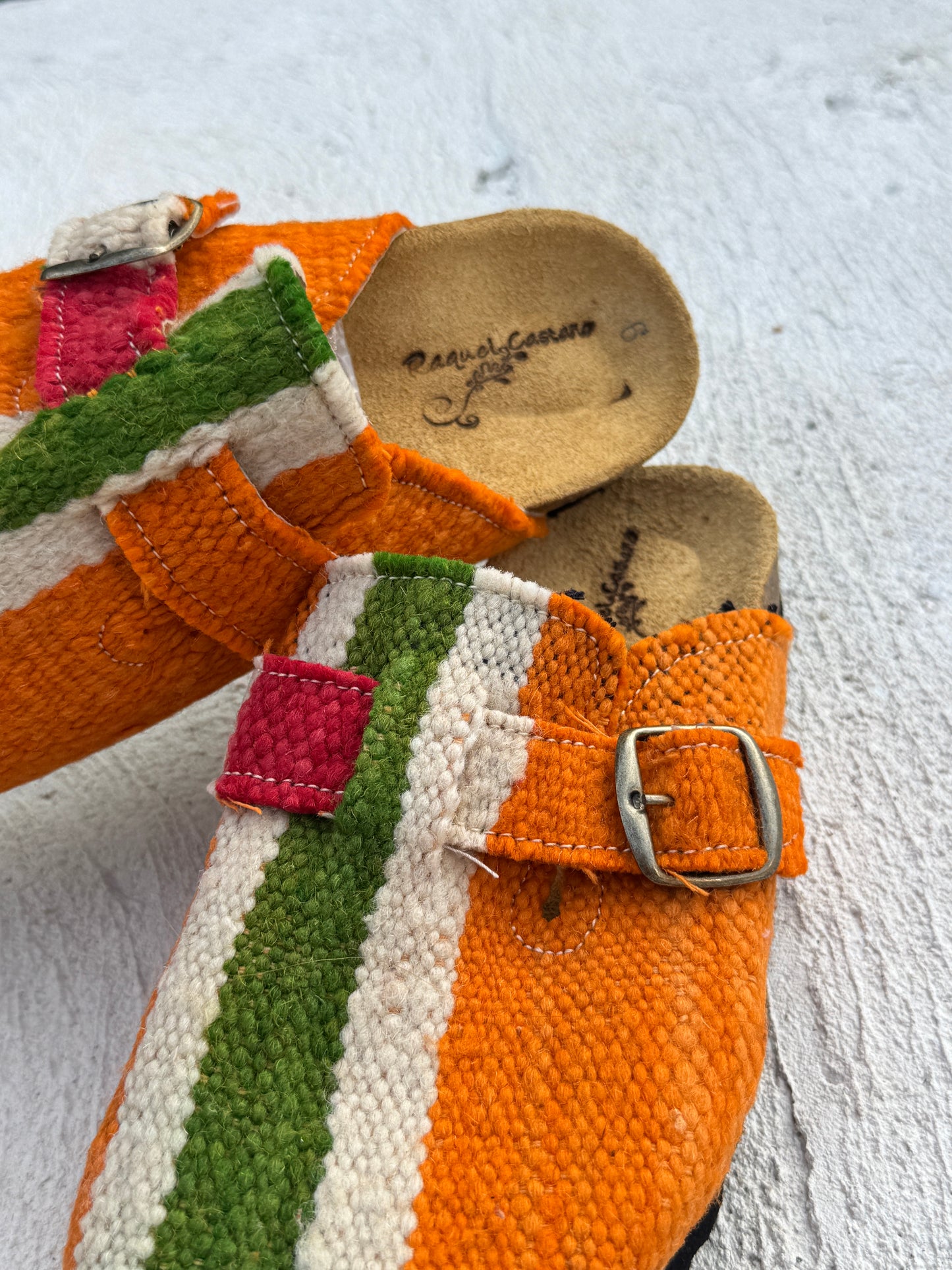 Zueco naranja raya verde