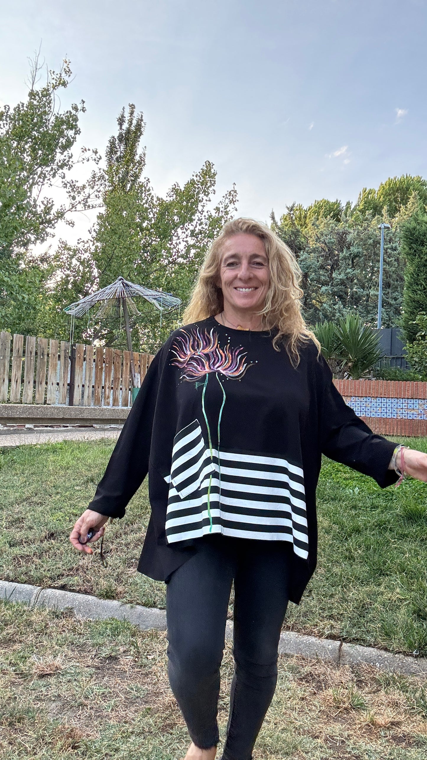 Blusa raya negra