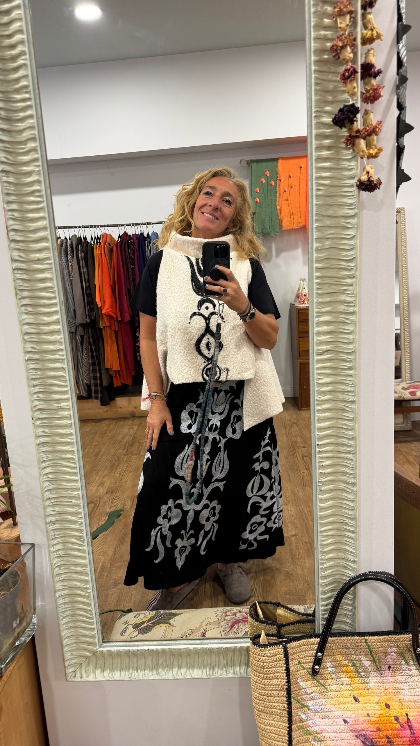 Falda estampada negra