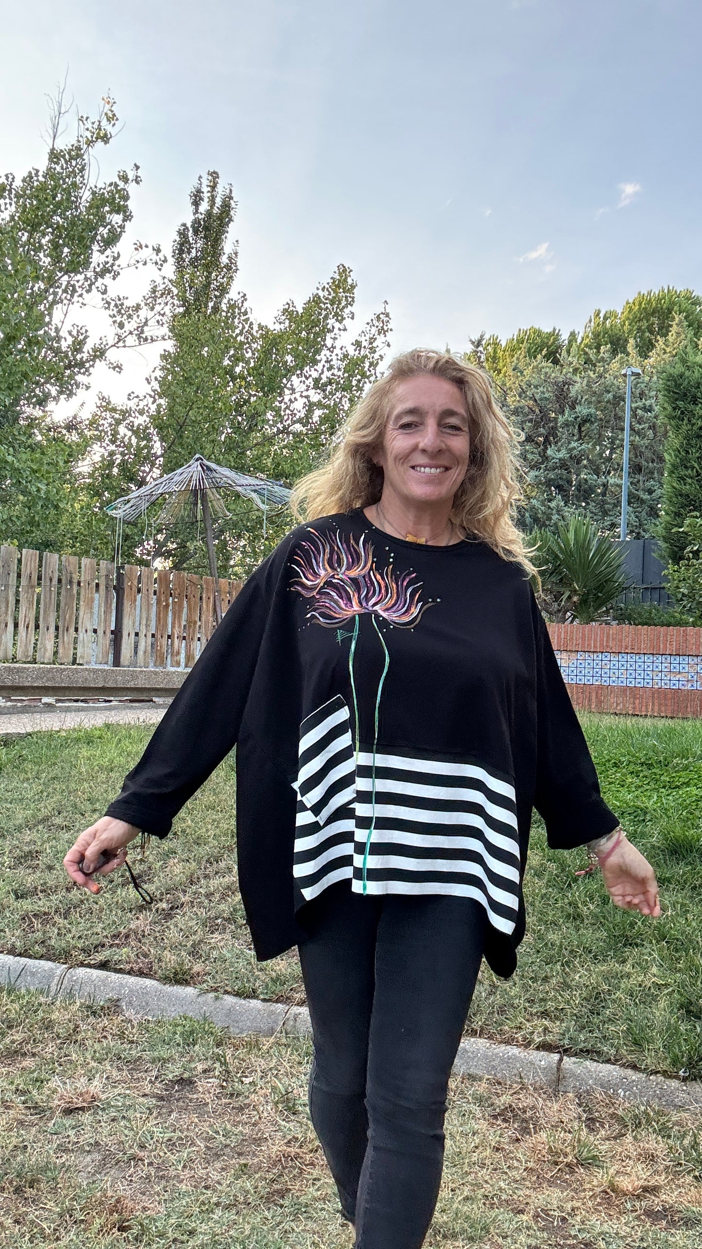 Blusa raya negra