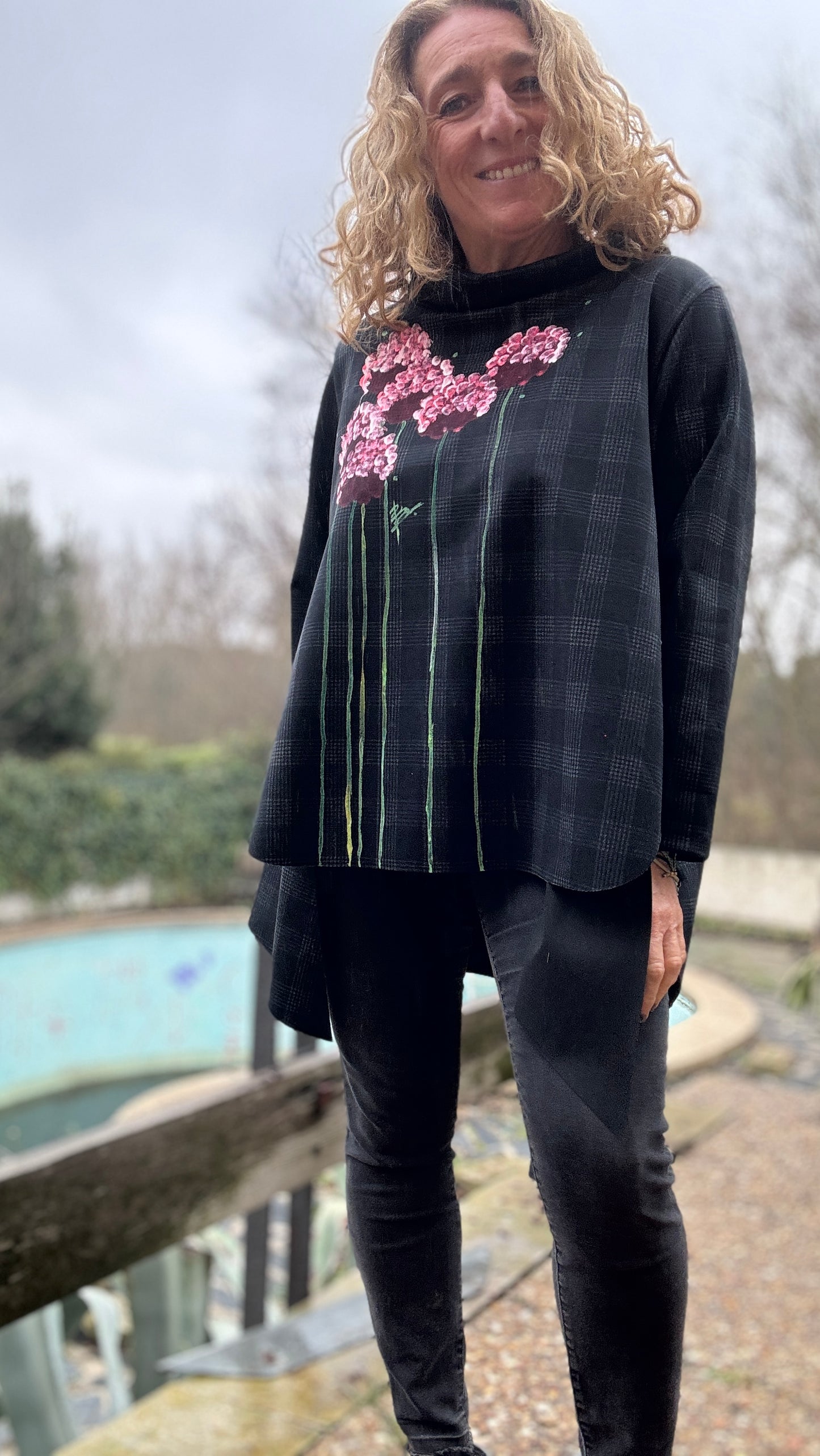 Blusa cuadros negra
