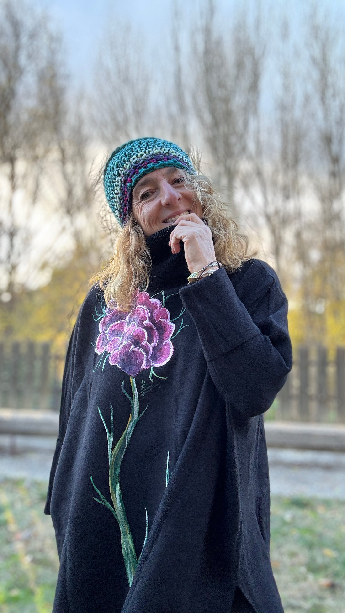 Jersey súper over cuello negro