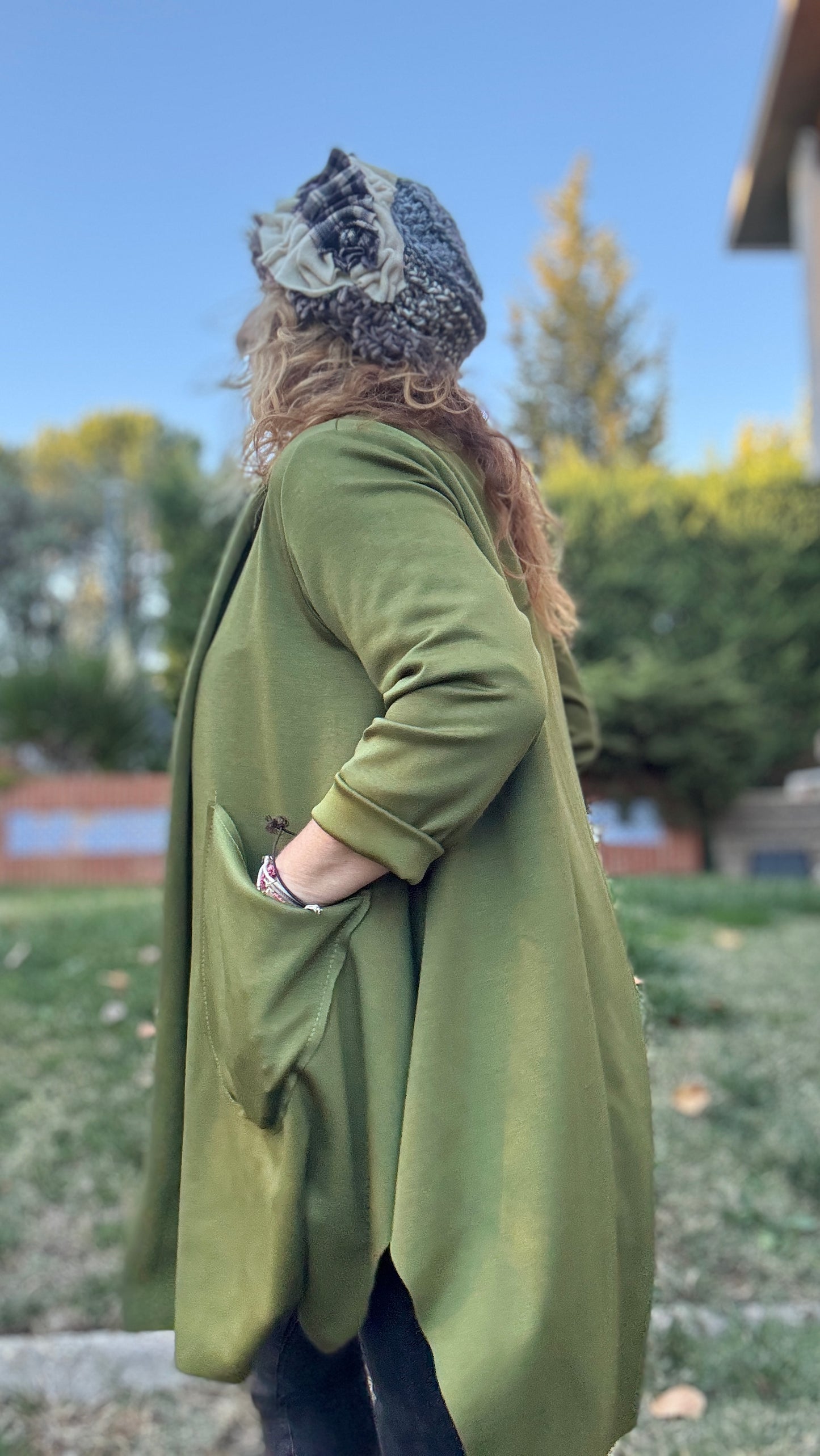 Chaqueta asimétrica verde oliva