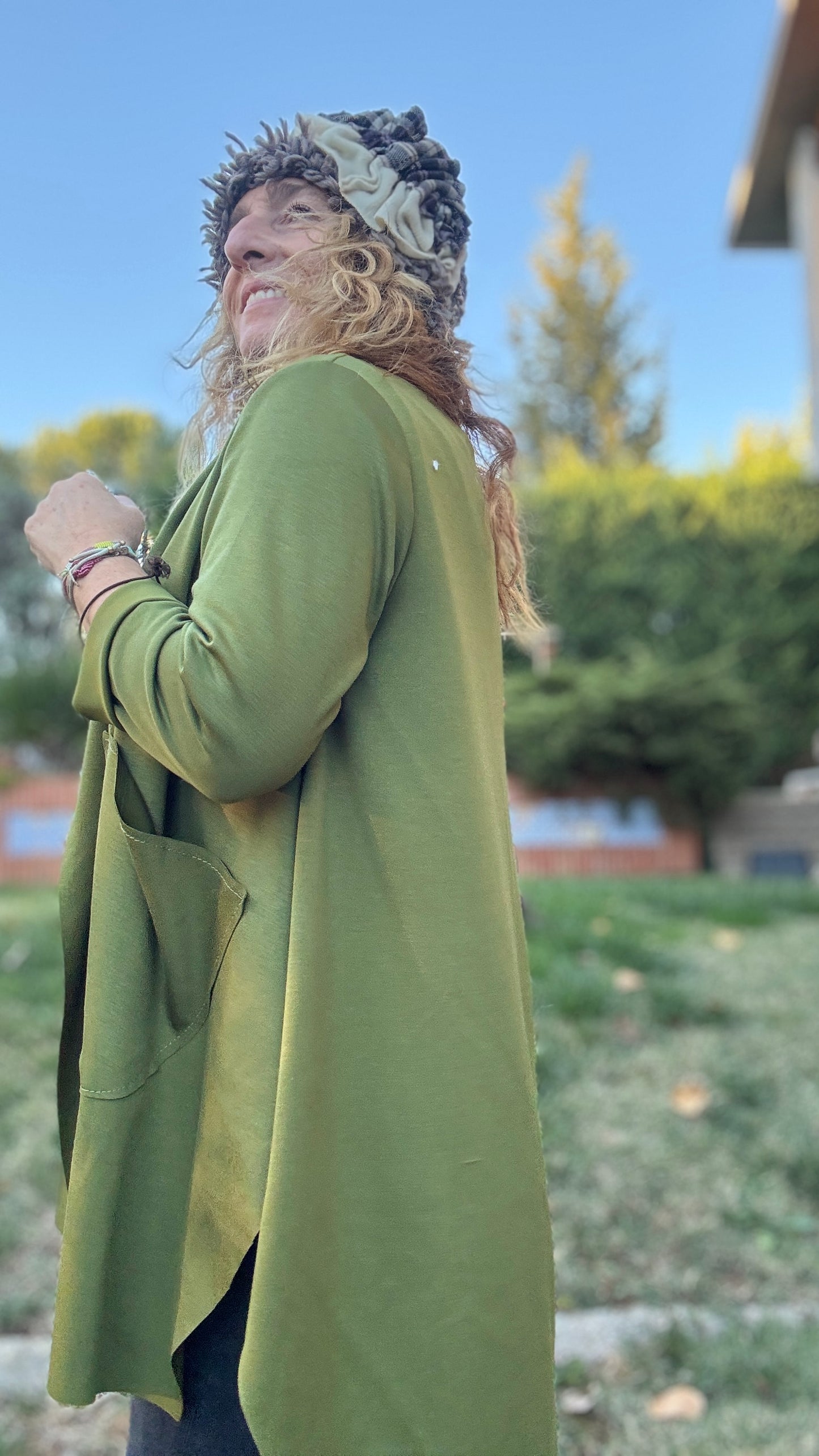 Chaqueta asimétrica verde oliva