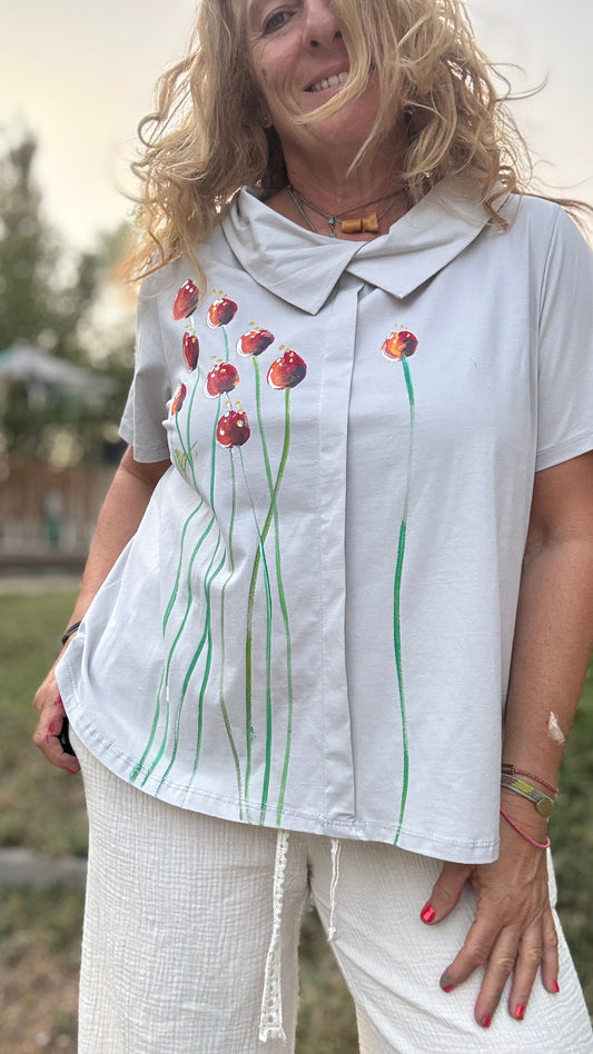 Camiseta cuello beige