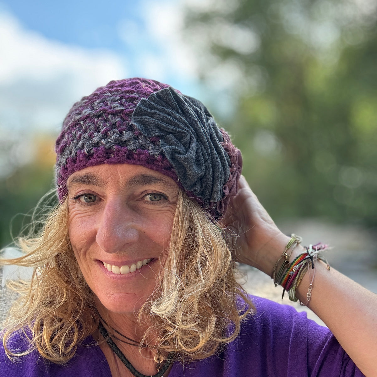Gorro gris - burdeos