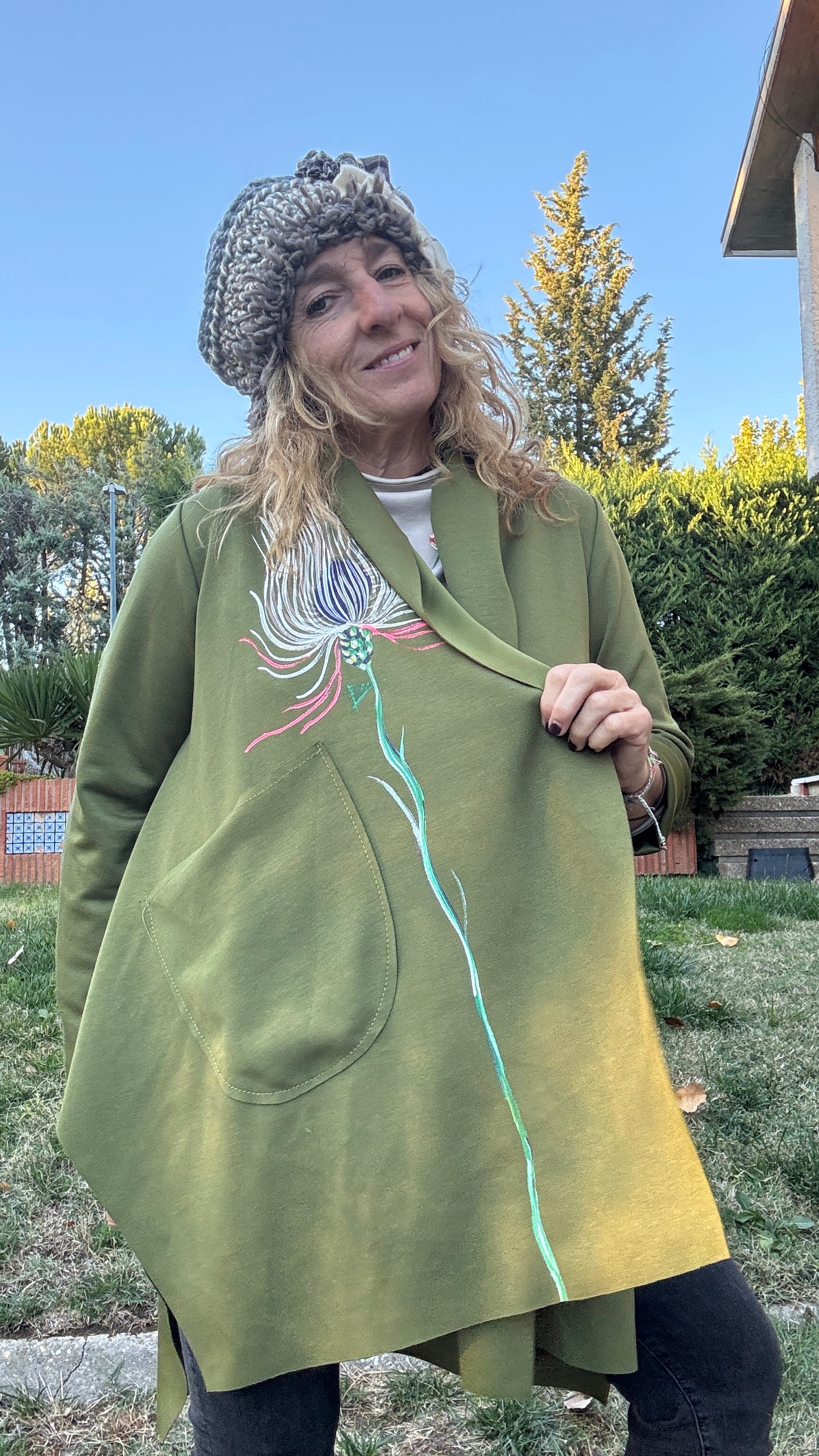 Chaqueta asimétrica verde oliva