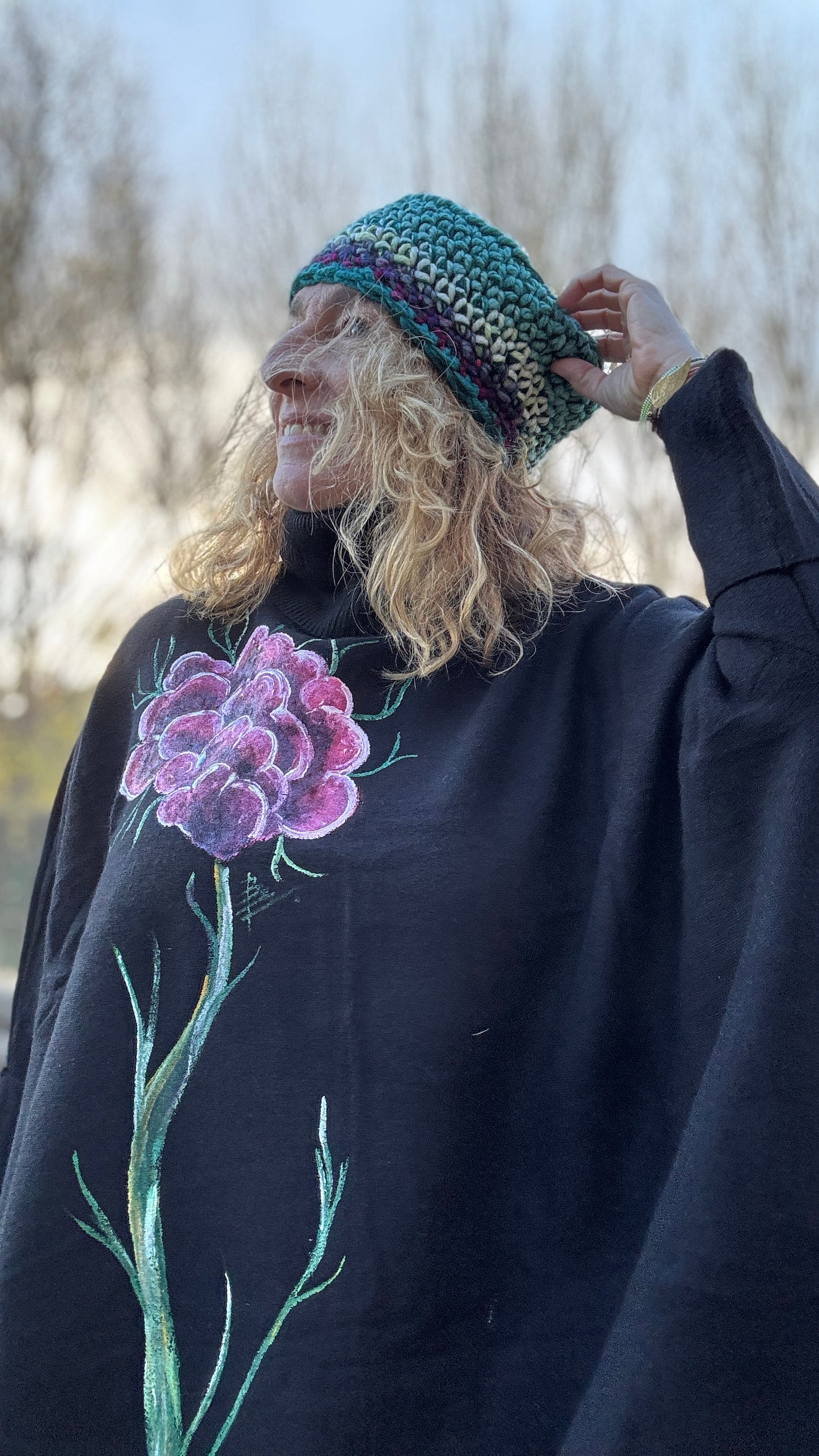 Jersey súper over cuello negro