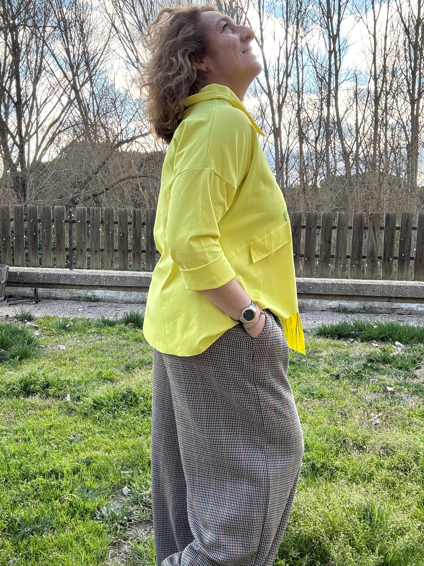 Blusa cuello bebé amarillo