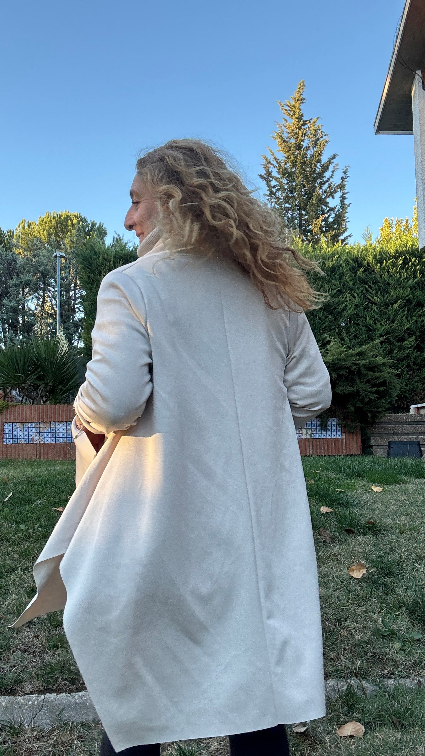 Chaqueta asimétrica crudo