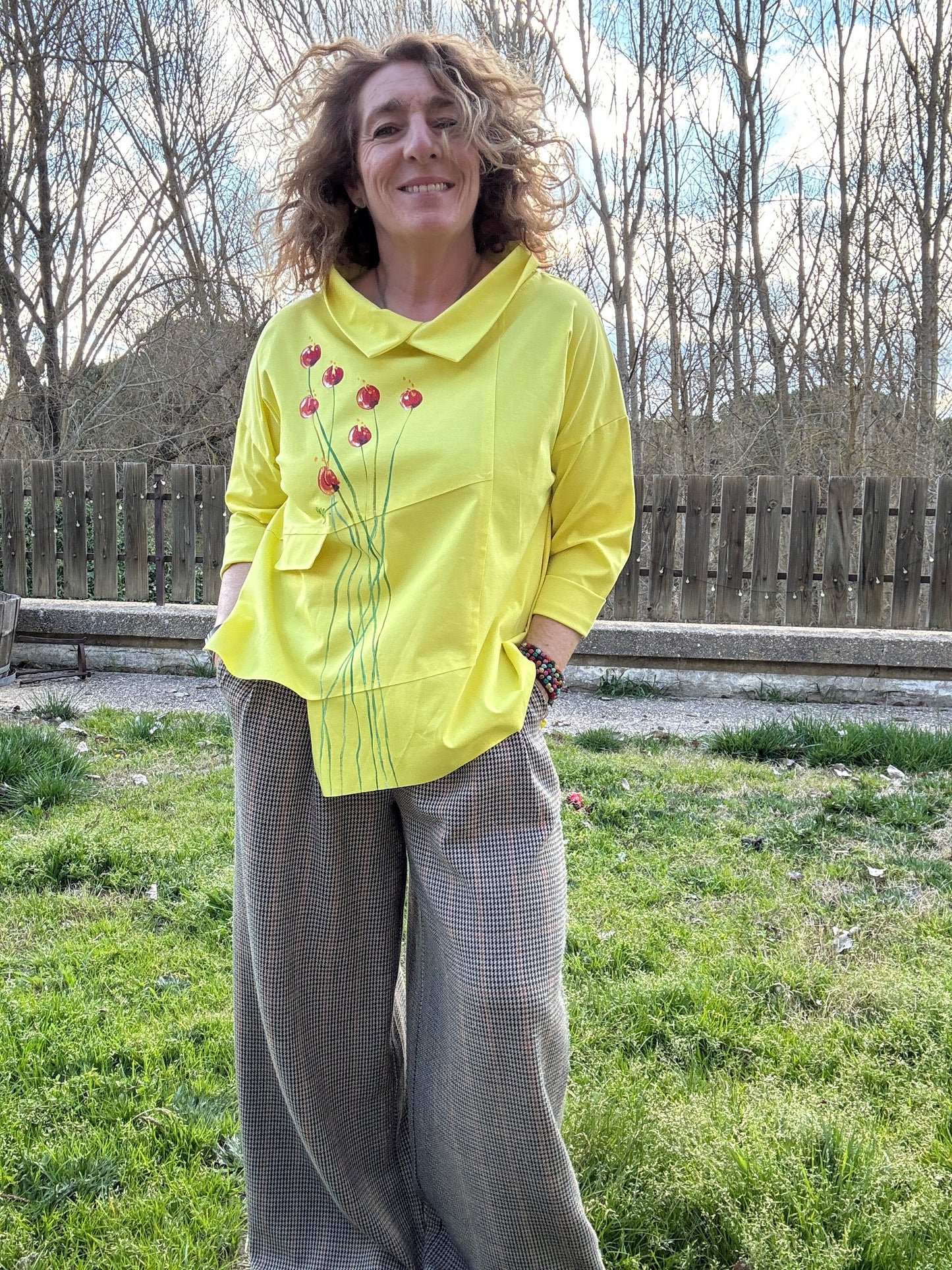 Blusa cuello bebé amarillo