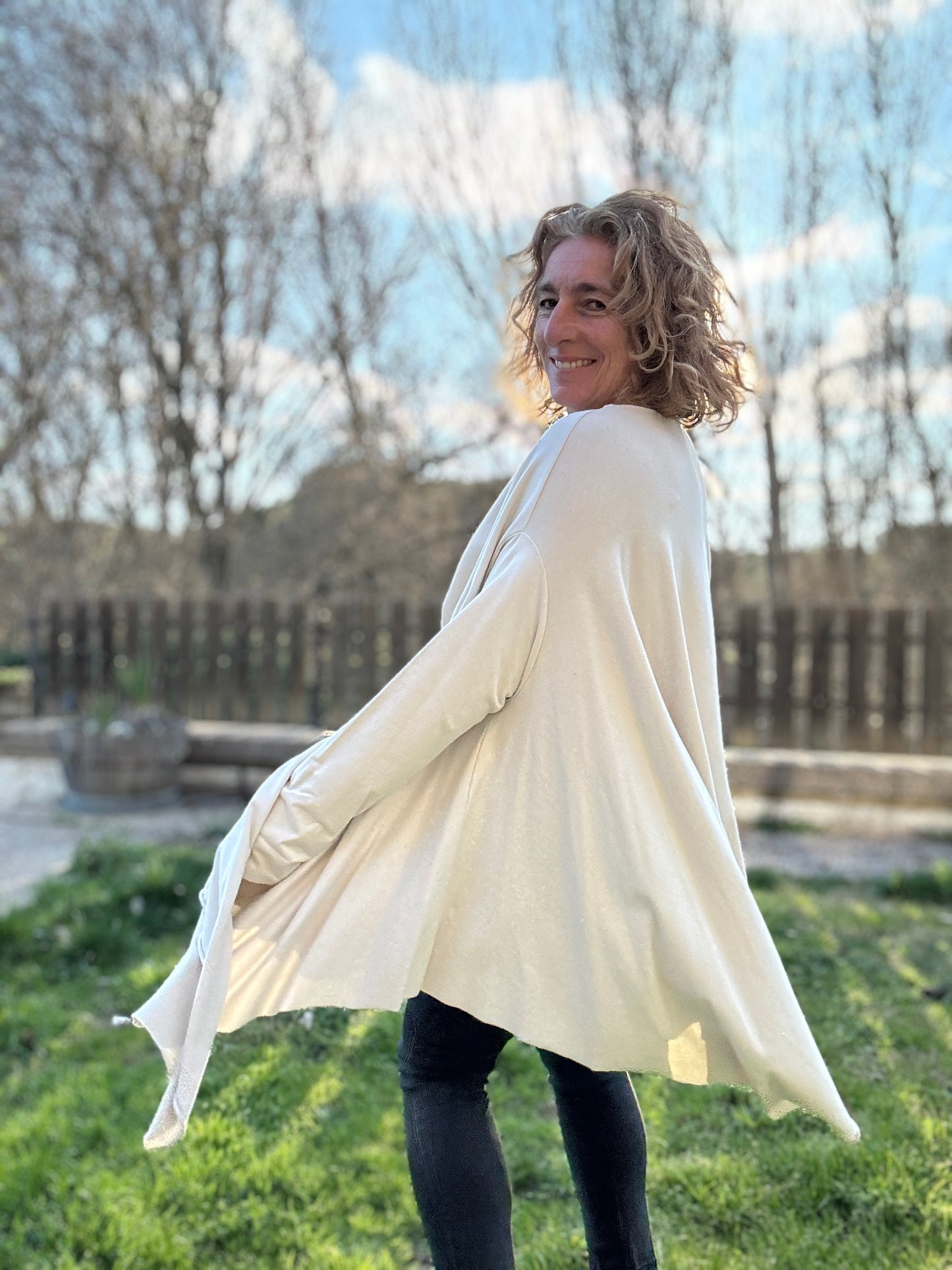 Camiseta súper over beige