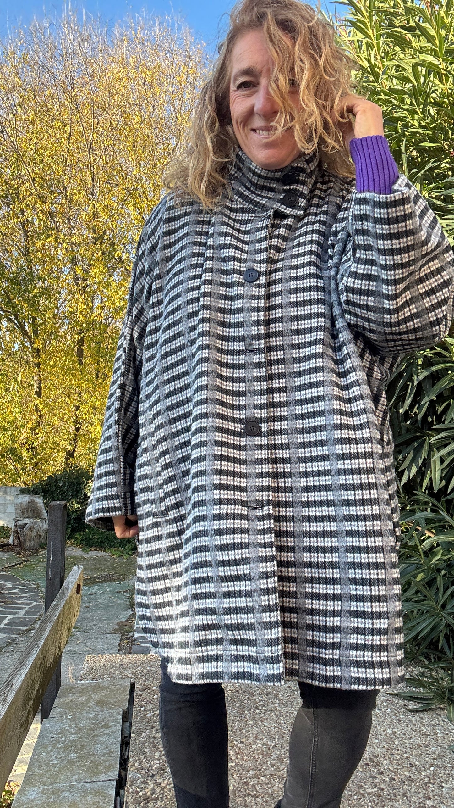 Abrigo oversize cuadros gris