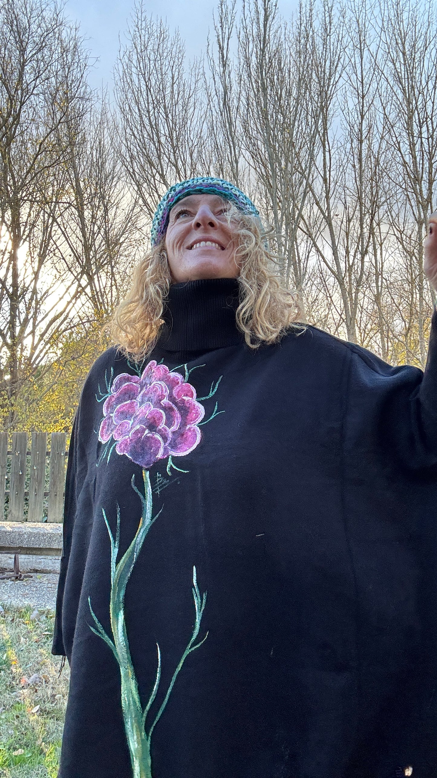 Jersey súper over cuello negro