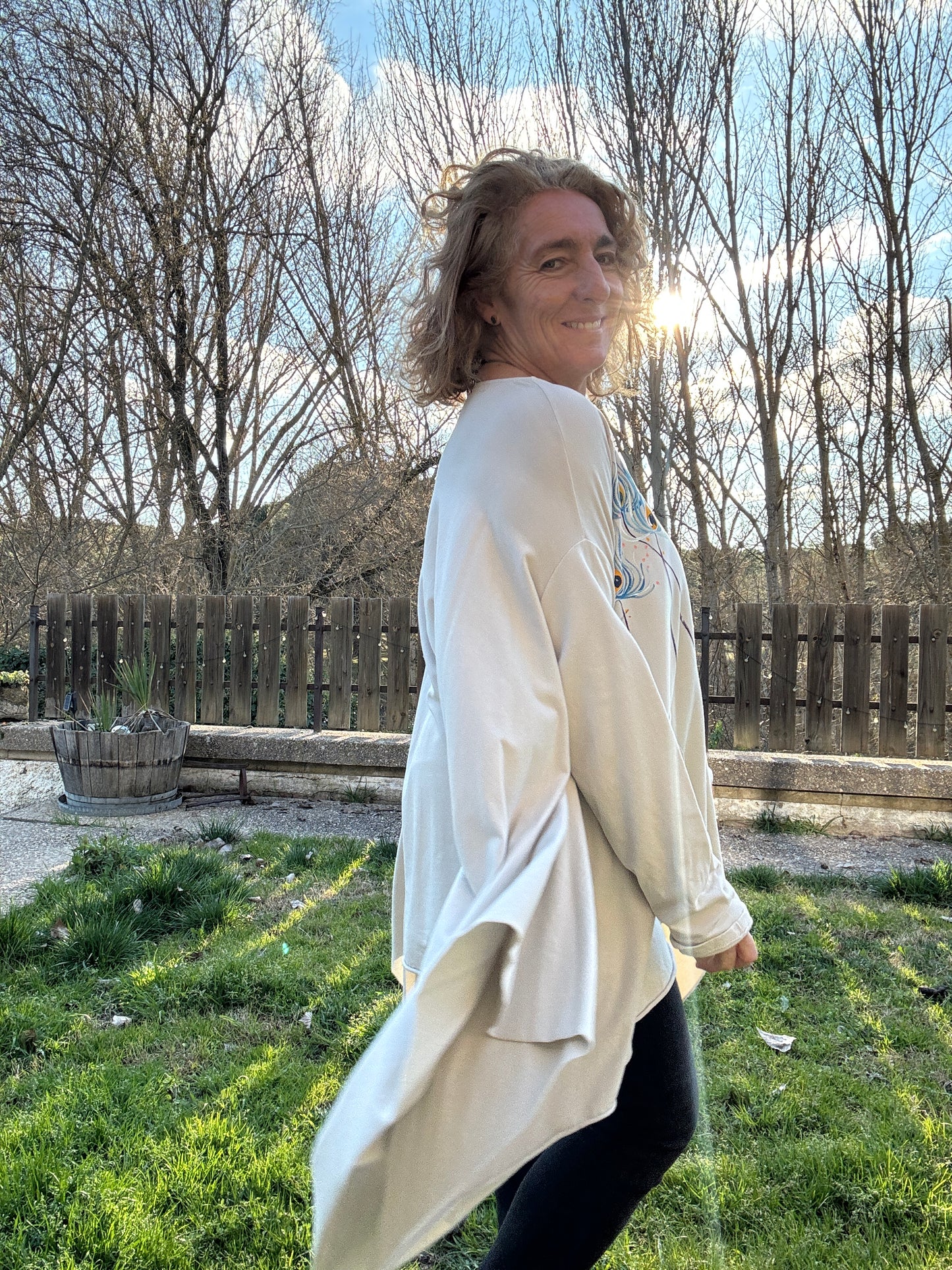 Camiseta súper over beige