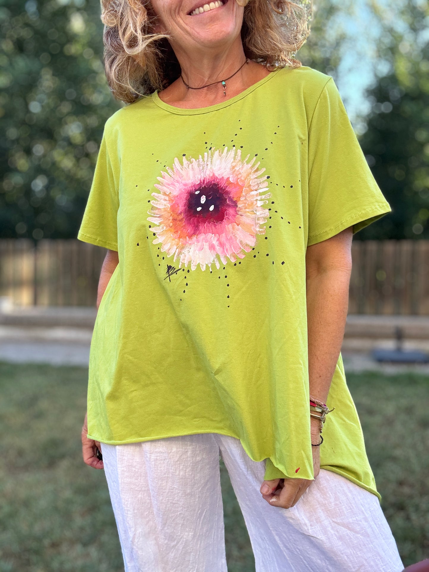 Camiseta asimétrica pistacho
