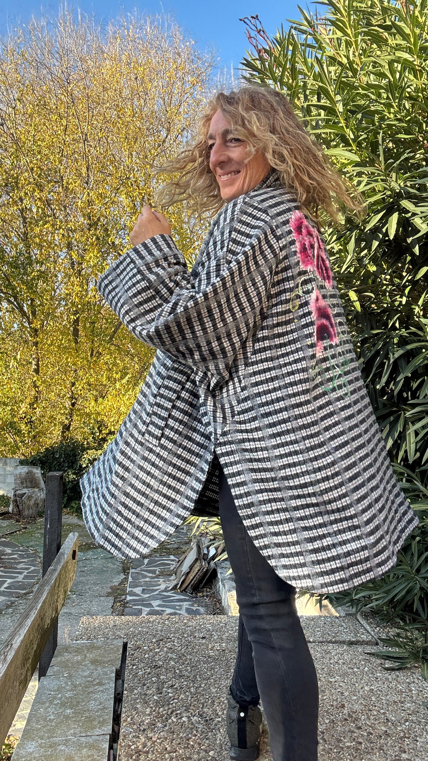 Abrigo oversize cuadros gris