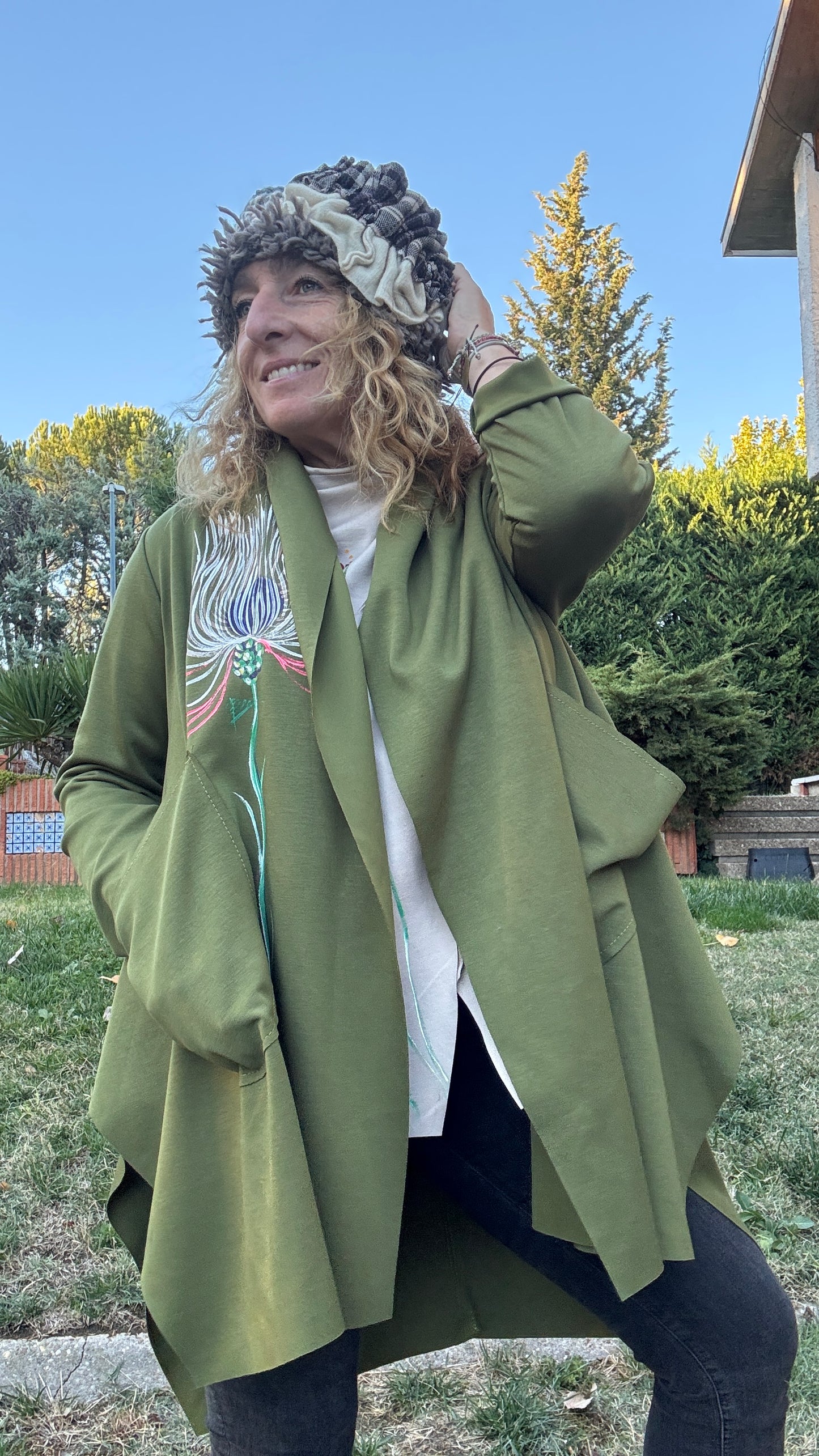 Chaqueta asimétrica verde oliva