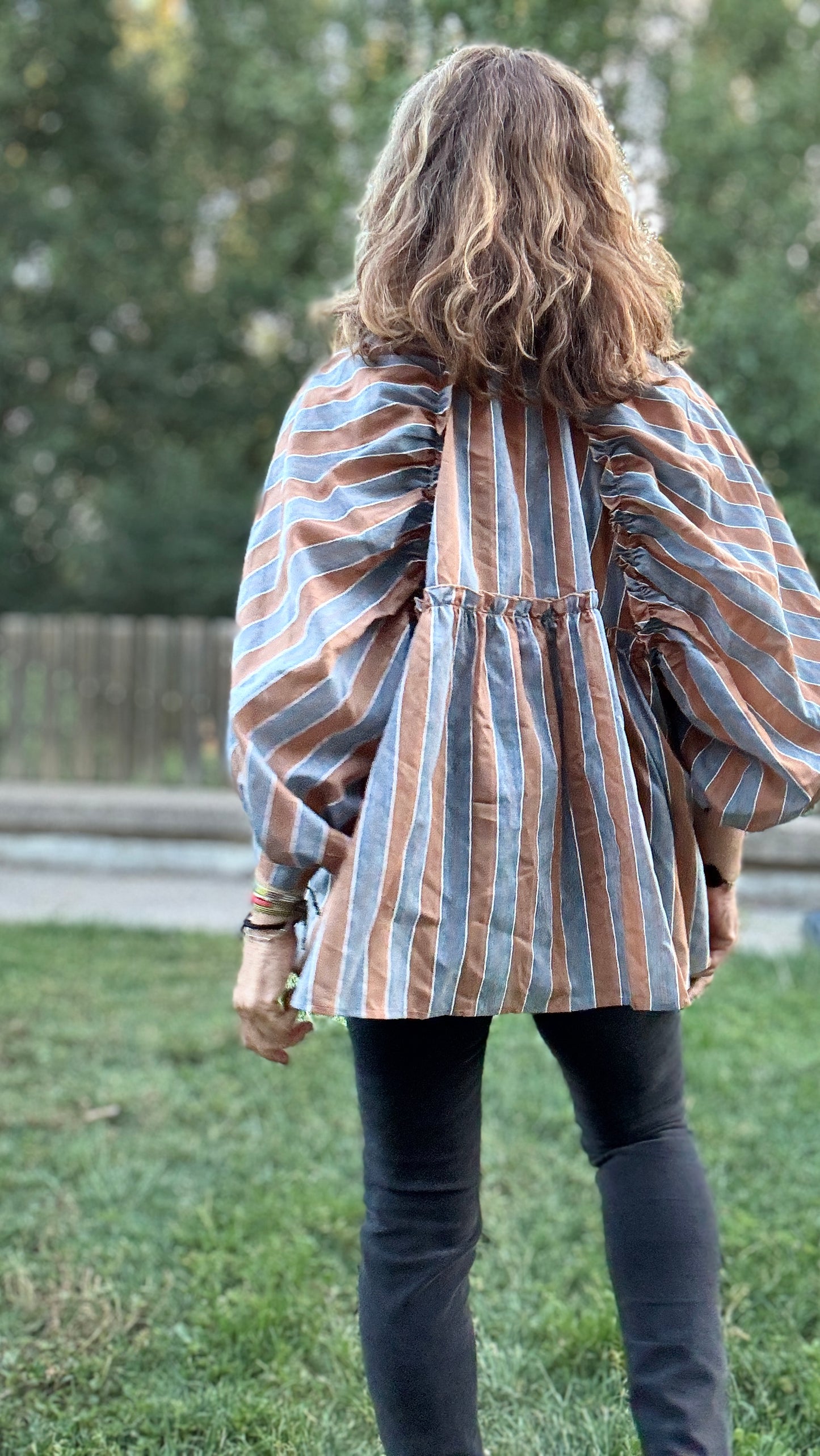Blusa raya camel