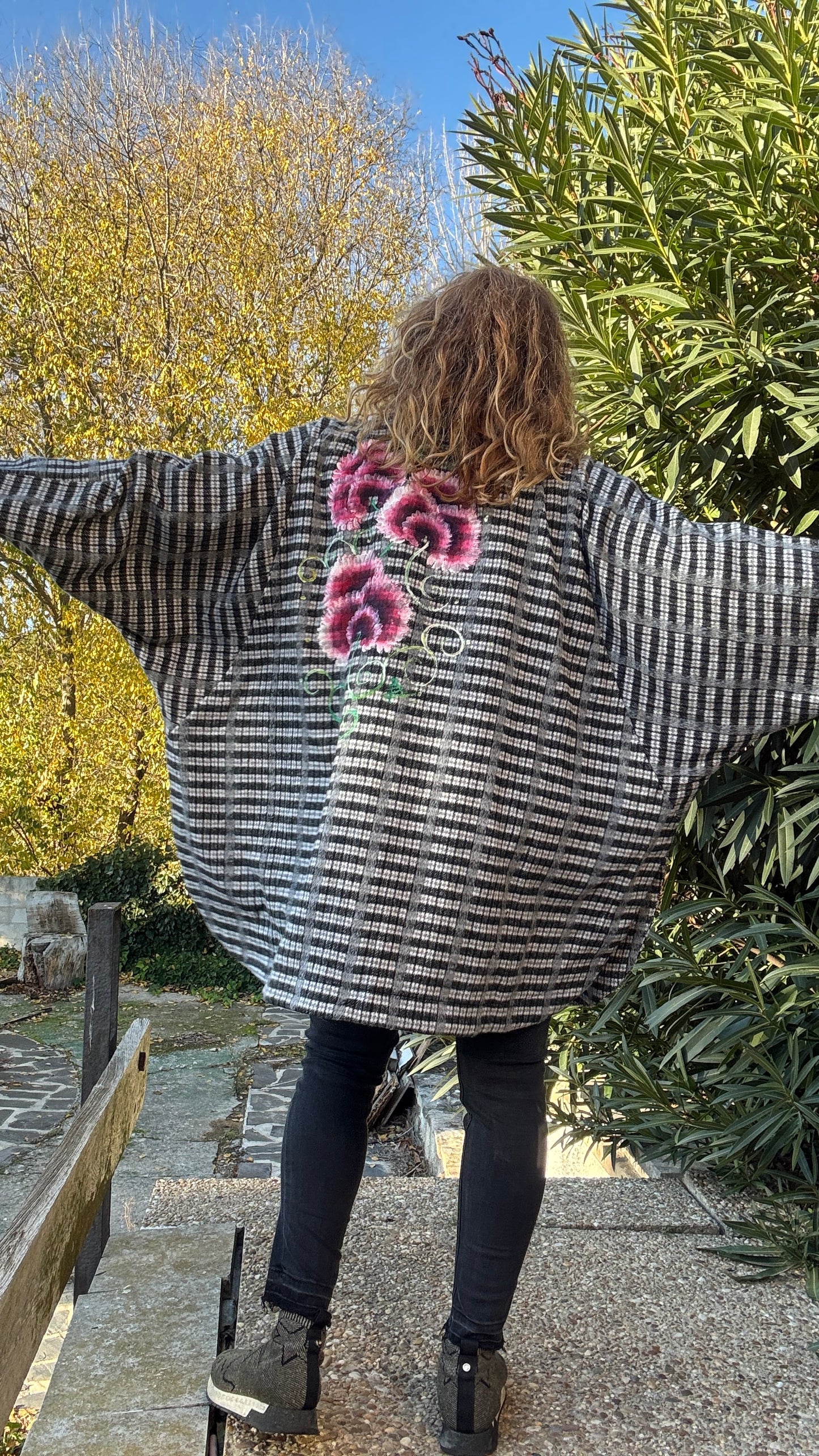 Abrigo oversize cuadros gris