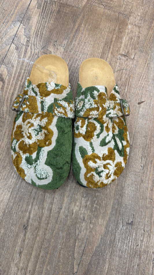 Zueco número 41 verde