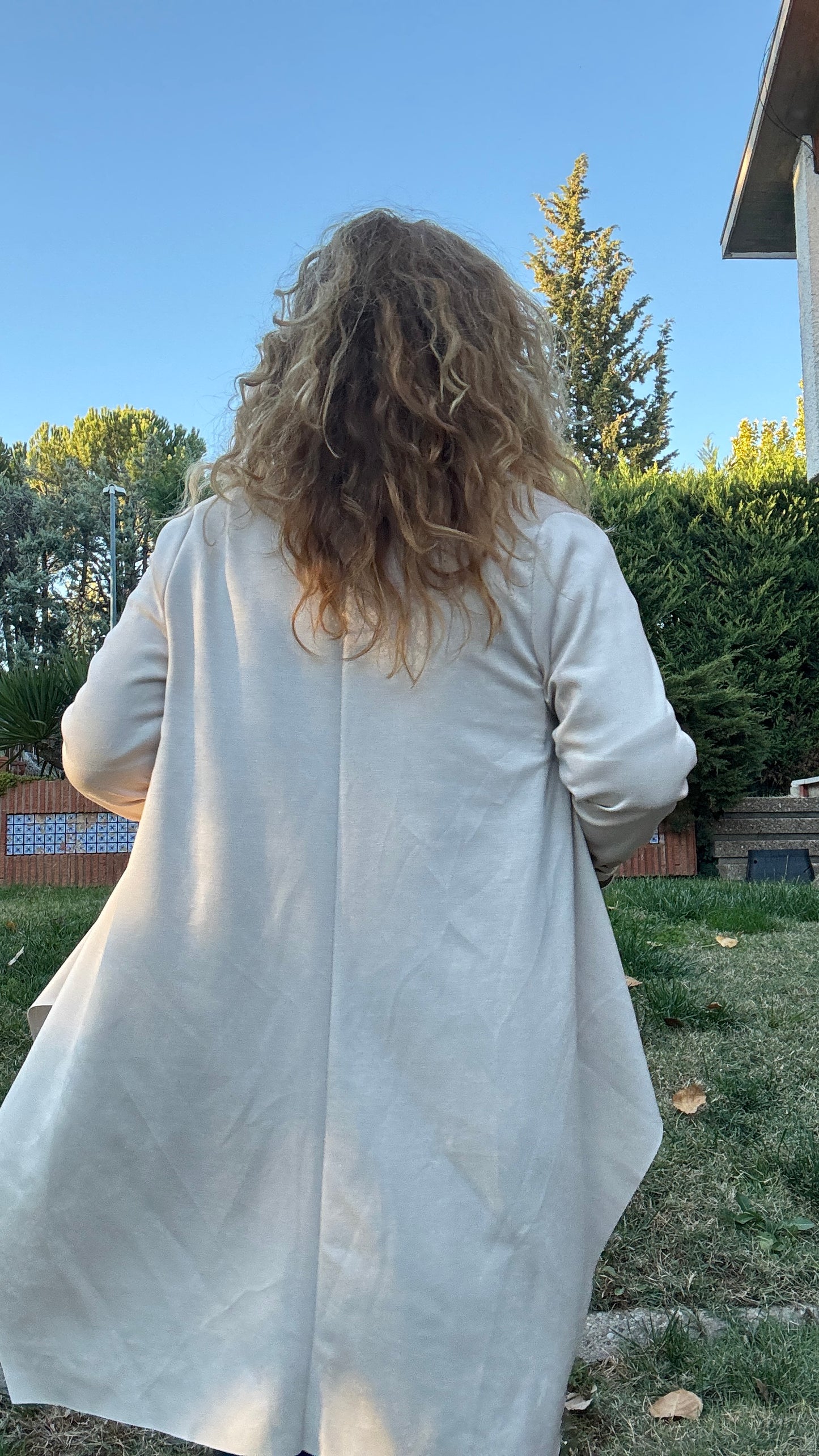 Chaqueta asimétrica crudo