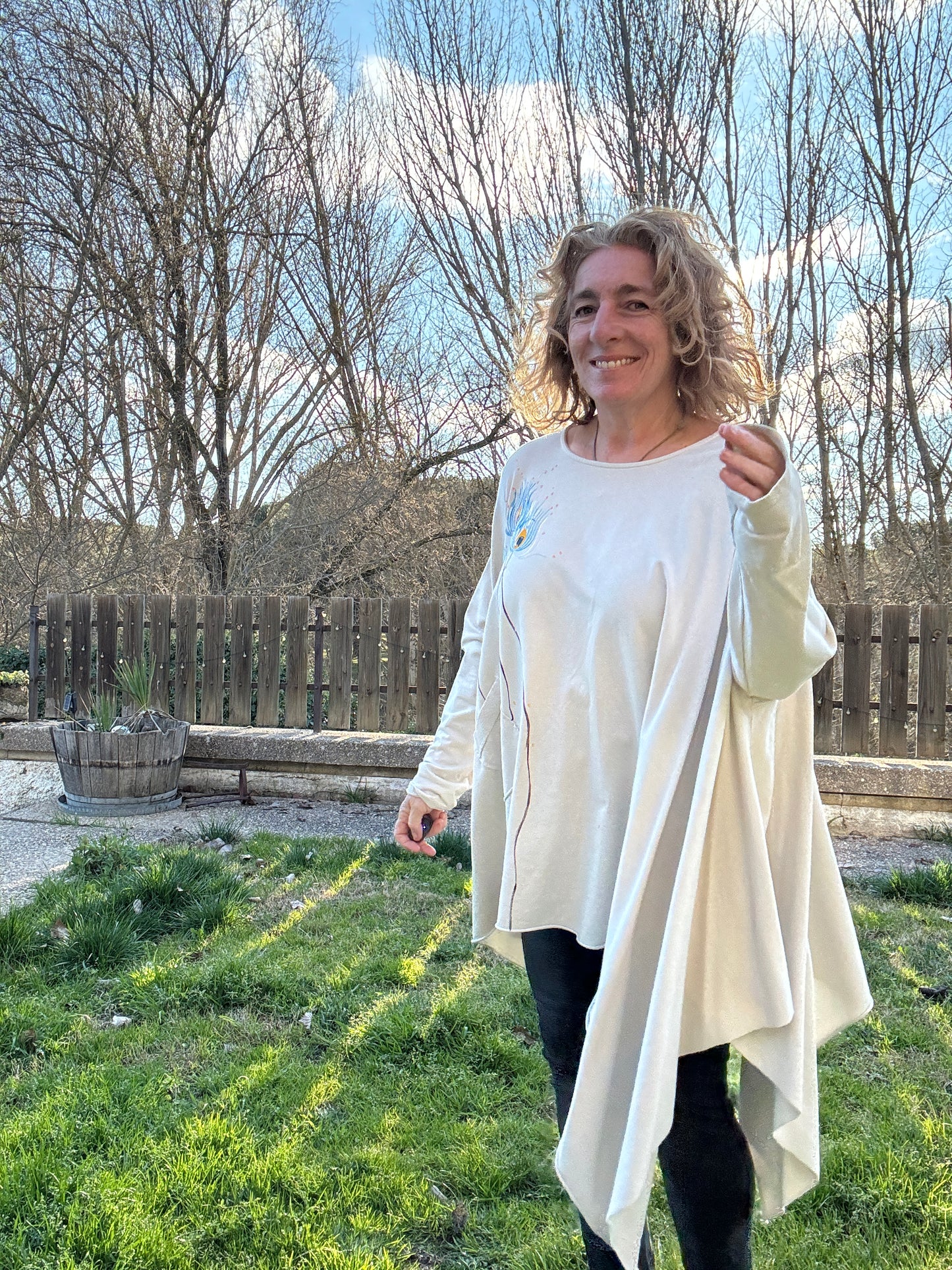 Camiseta súper over beige