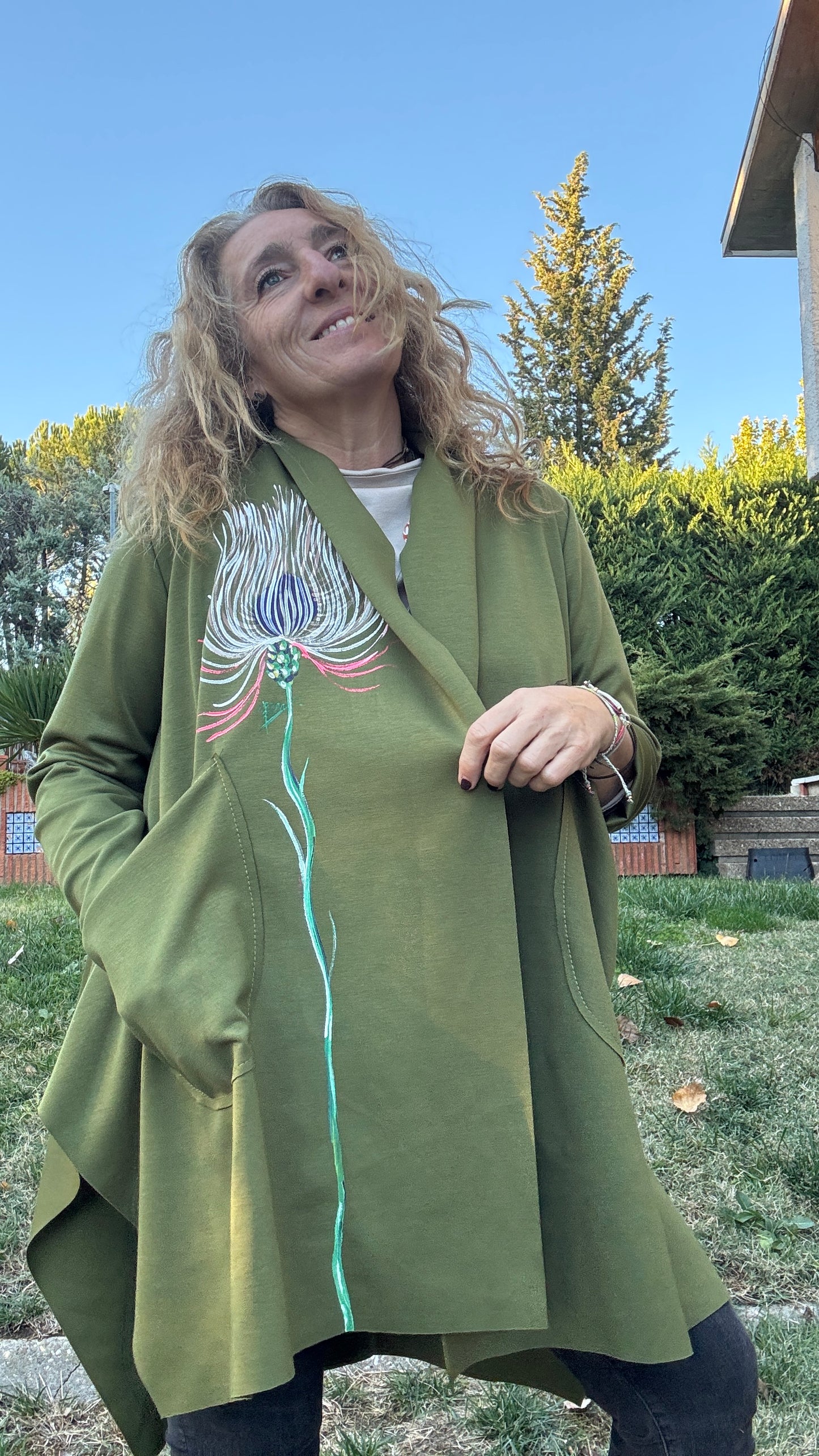 Chaqueta asimétrica verde oliva