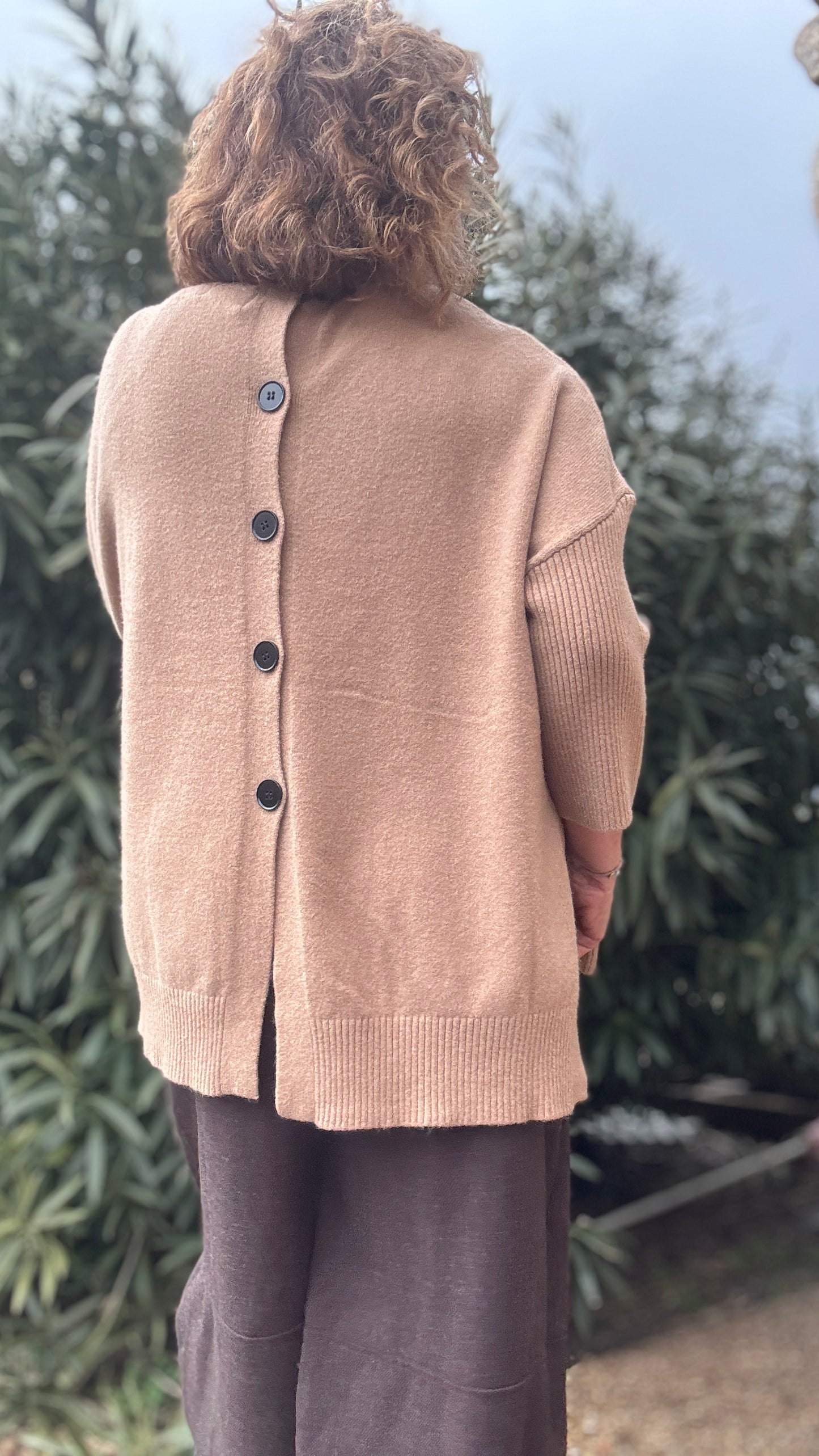 Jersey botones espalda camel